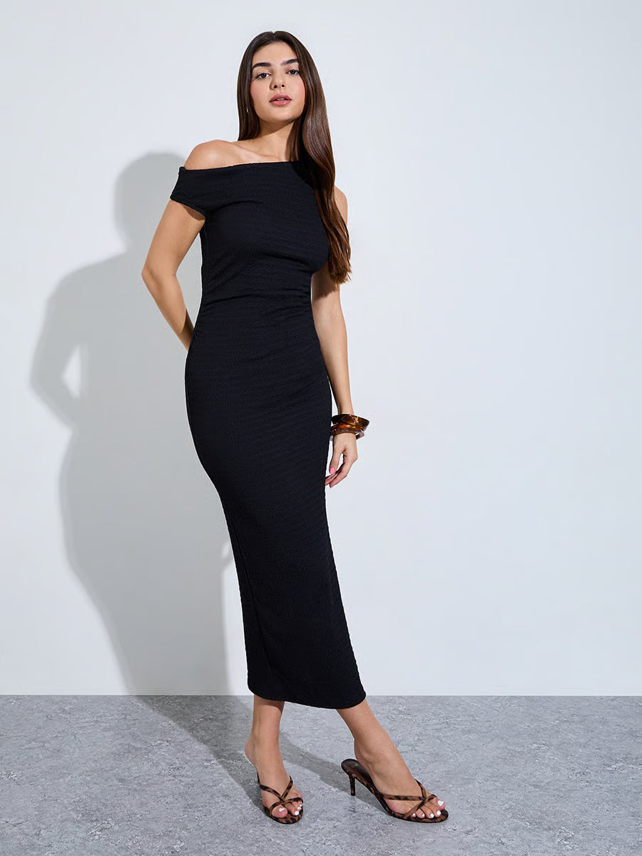 Black Solid Asymmetric Neck Bodycon Midi Dress