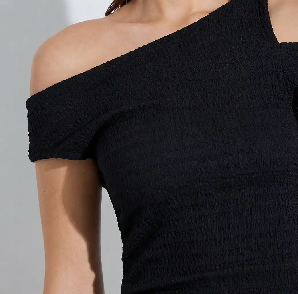 Black Solid Asymmetric Neck Bodycon Midi Dress