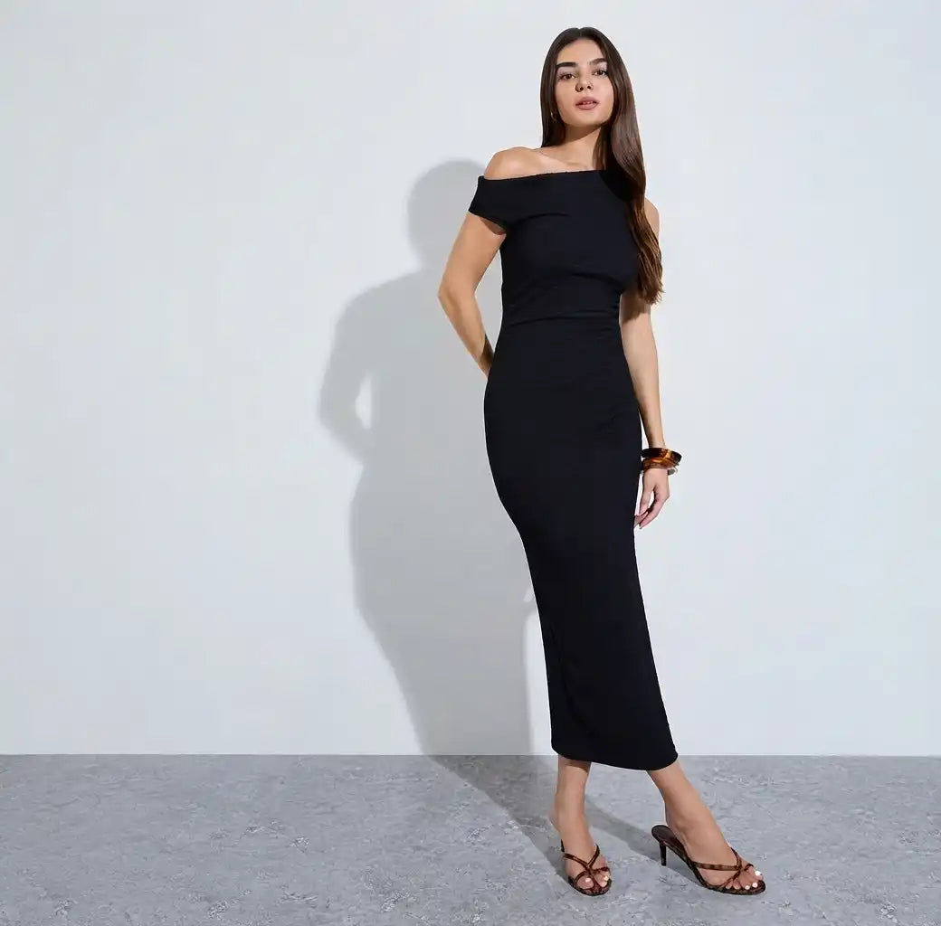 Black Solid Asymmetric Neck Bodycon Midi Dress