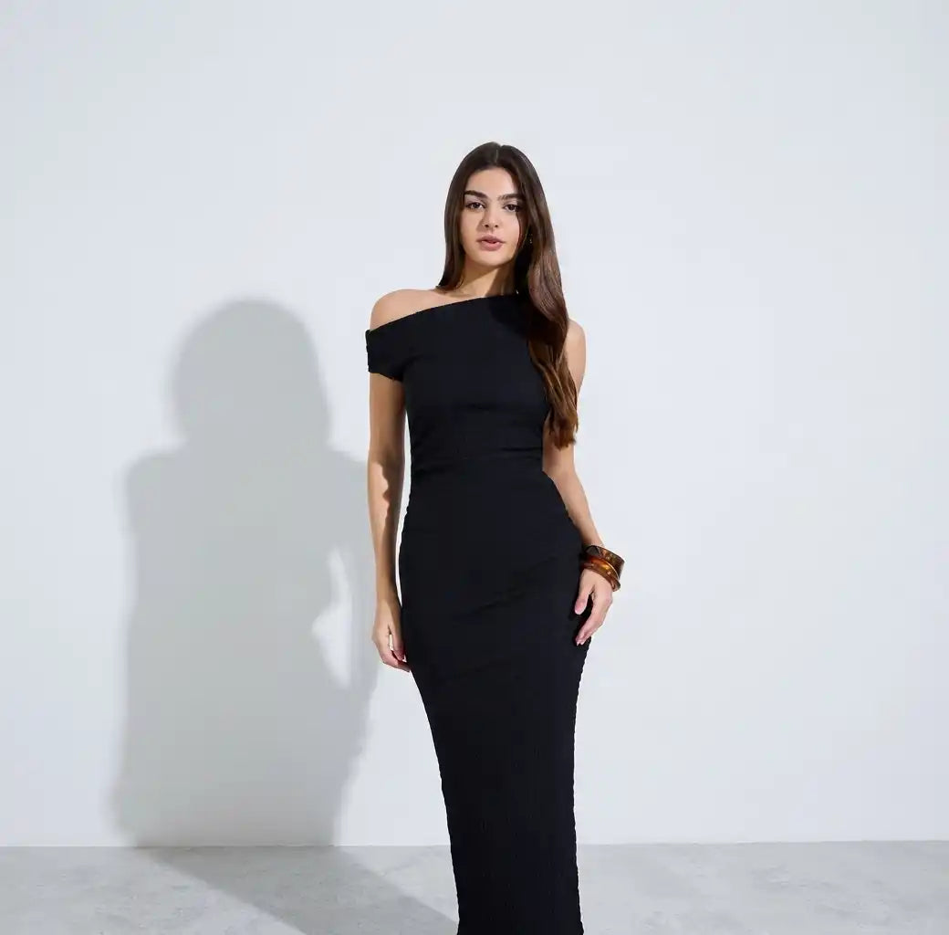 Black Solid Asymmetric Neck Bodycon Midi Dress