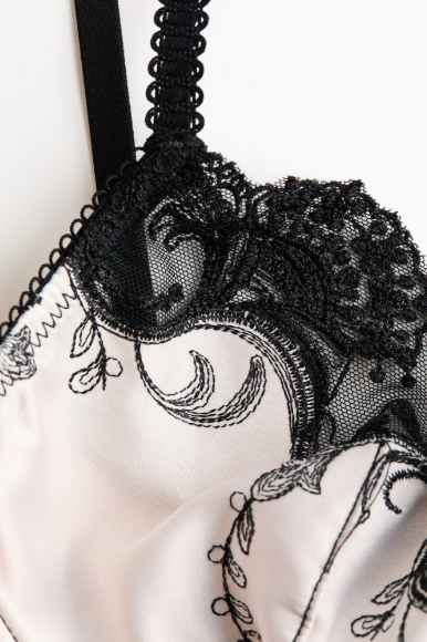 Underwired satin bra