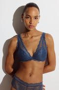 Padded soft lace bra